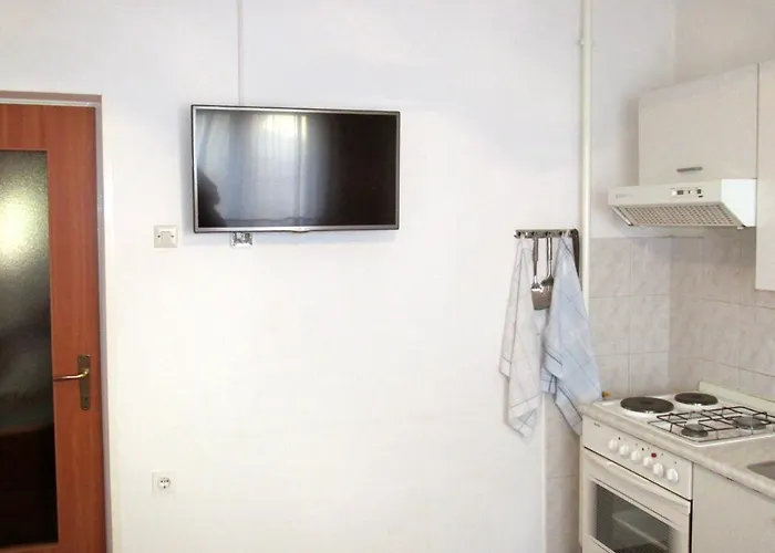 7647a Apartment *